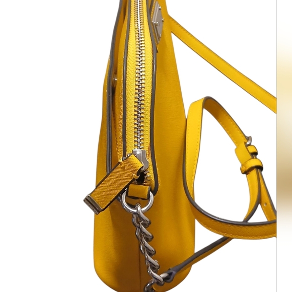 Calvin Klein - NWOT, Yellow Crossbody Bag, Adjustable Strap, Zippered Closure, - Picture 11 of 12